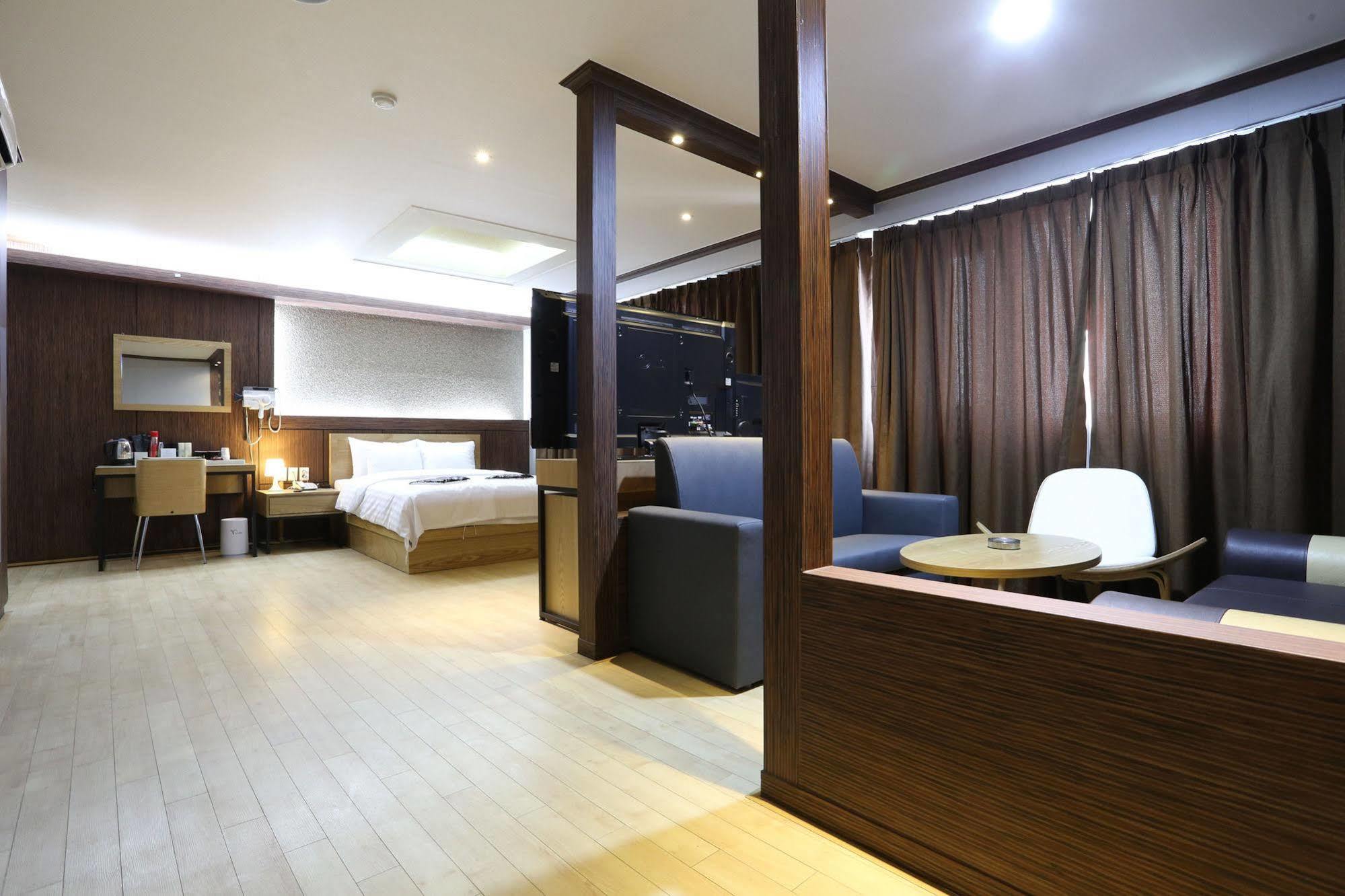 Y Ocean Hotel Yeosu Zewnętrze zdjęcie