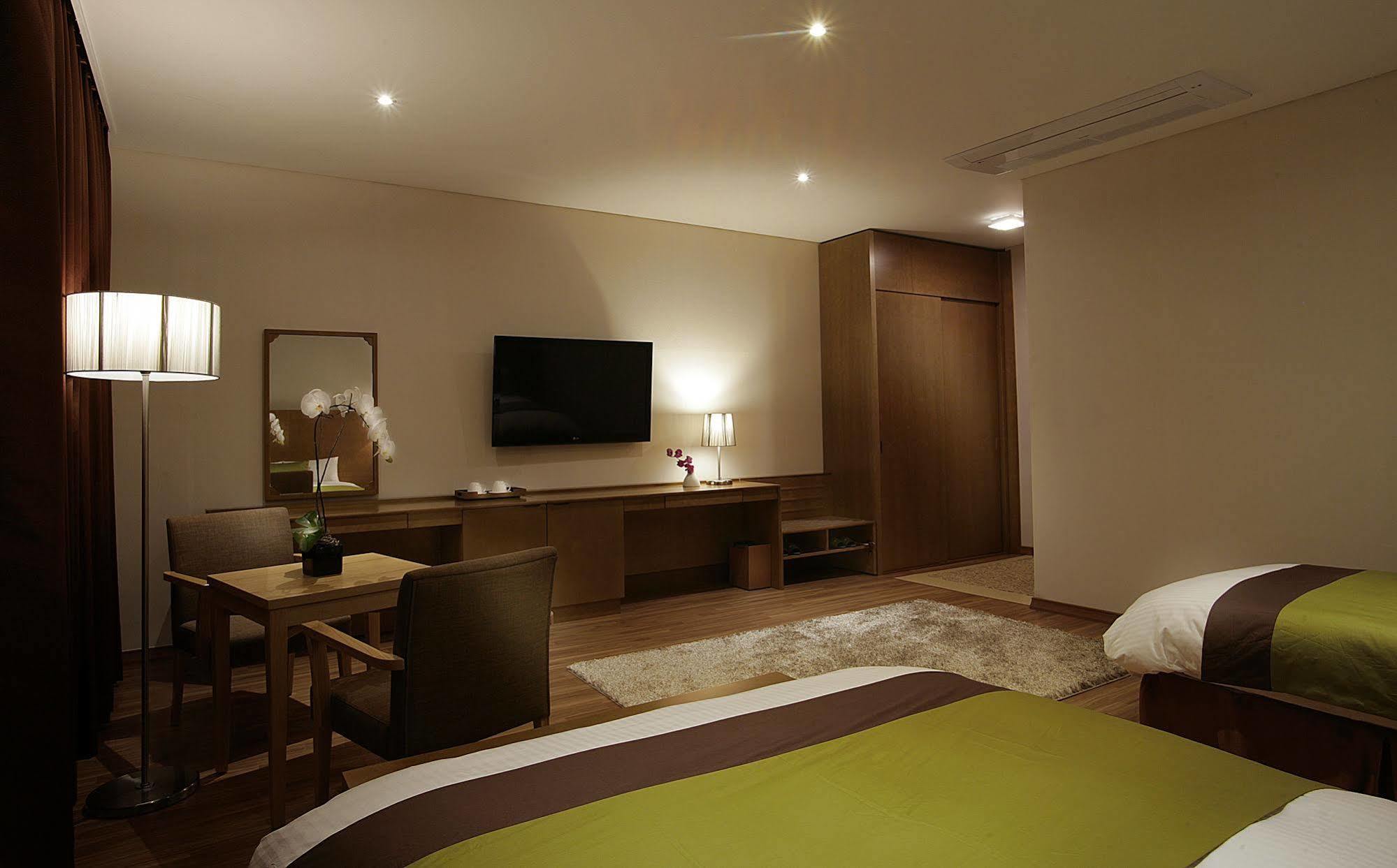 Y Ocean Hotel Yeosu Zewnętrze zdjęcie
